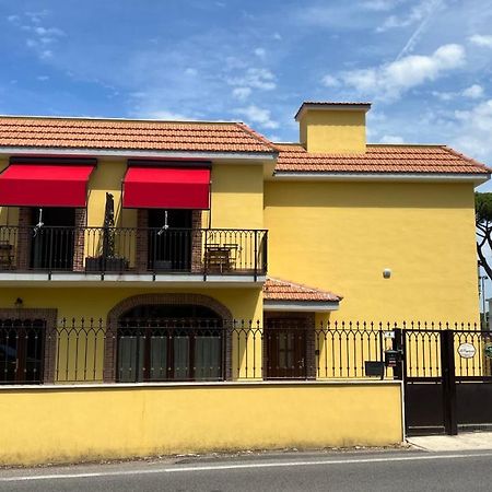Guest House Le Gemelle Vagabonde Фиумичино Екстериор снимка